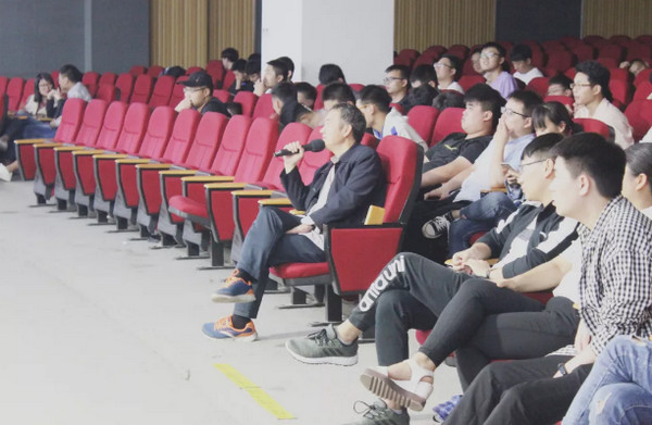 1568615879849053.jpg 配图2 云和数据Java培训班毕业项目评审会盛大举行.jpg